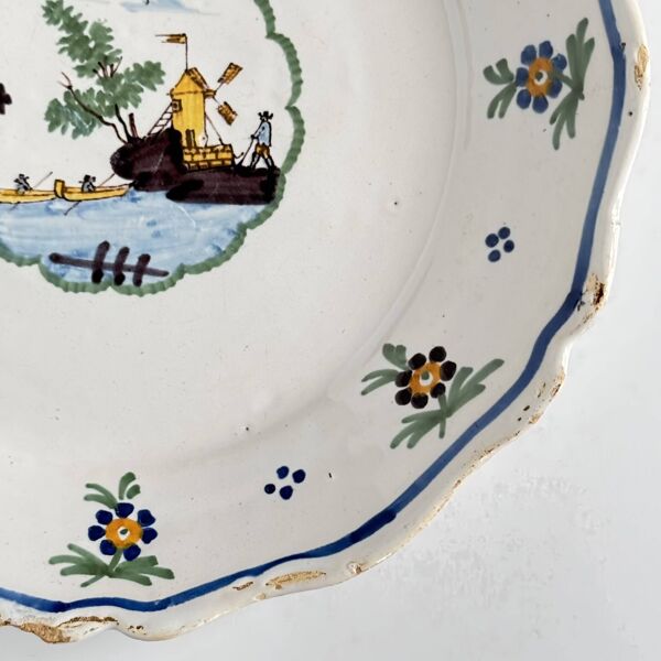 Assiette en Faïence de Nevers du XVIIIe Siècle   Moulin à Vent et Rivière