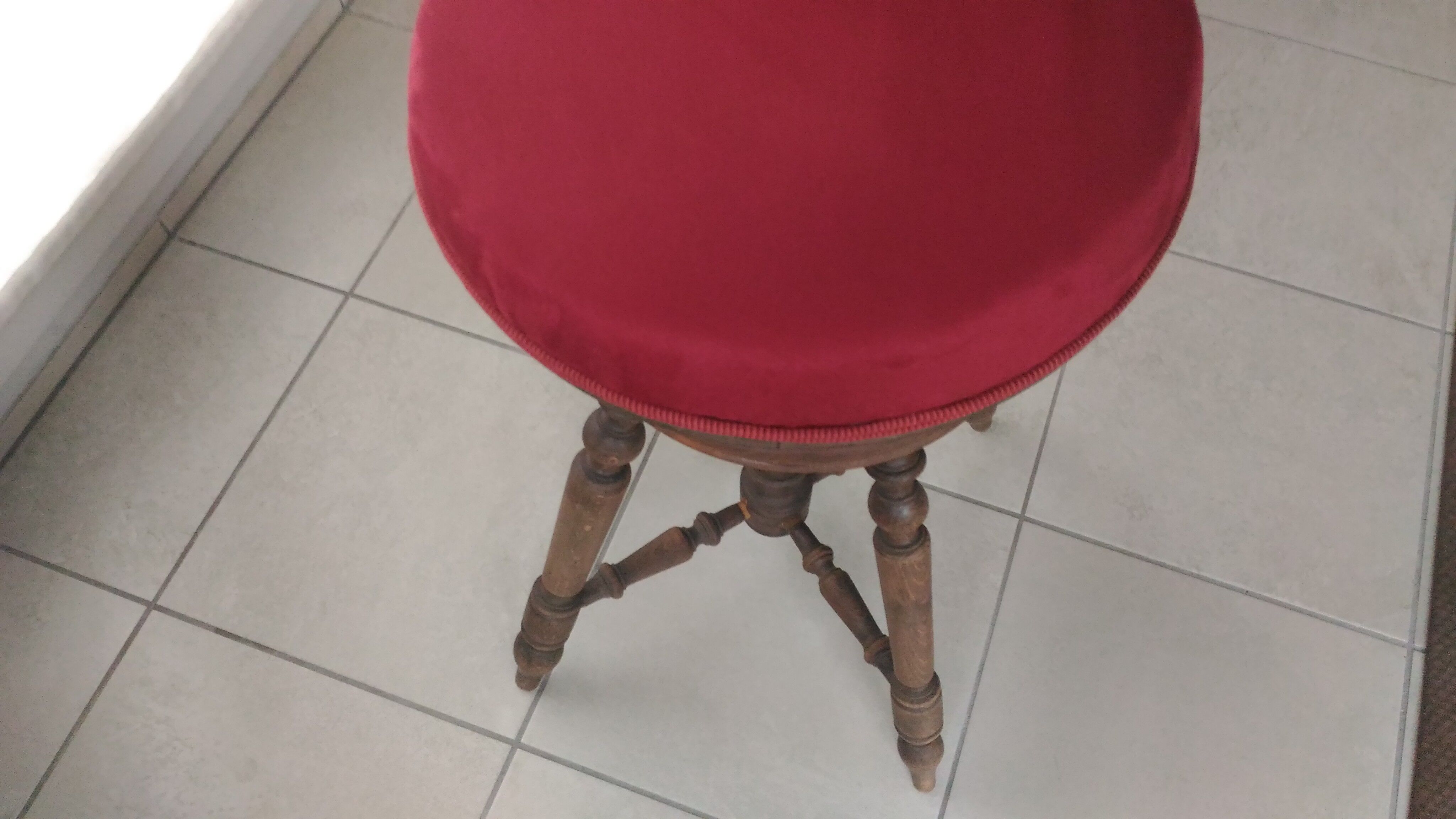 Piano stool