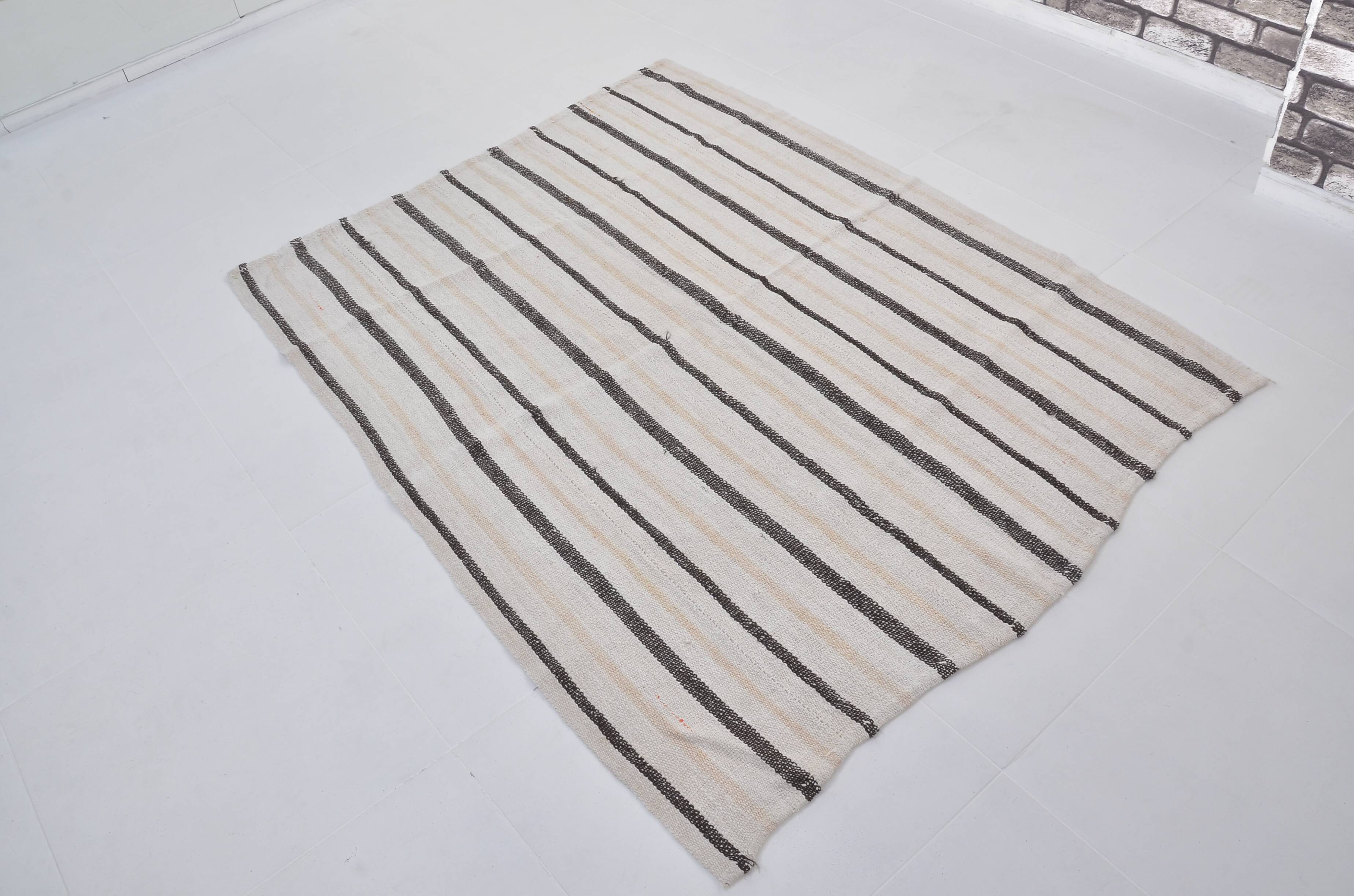 Vintage Anatolian hemp kilim, reference 3692