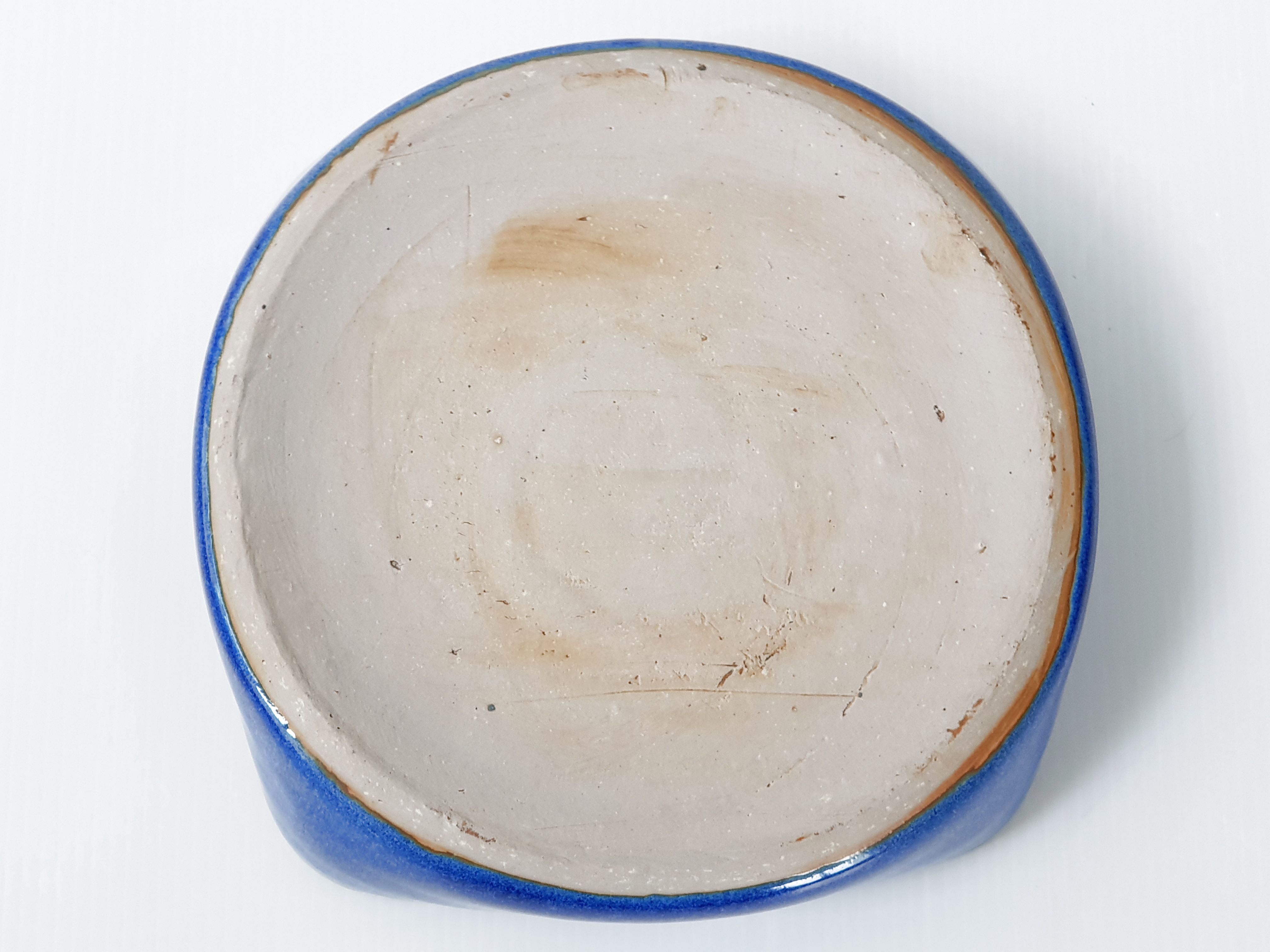 Vintage sandstone pocket empty