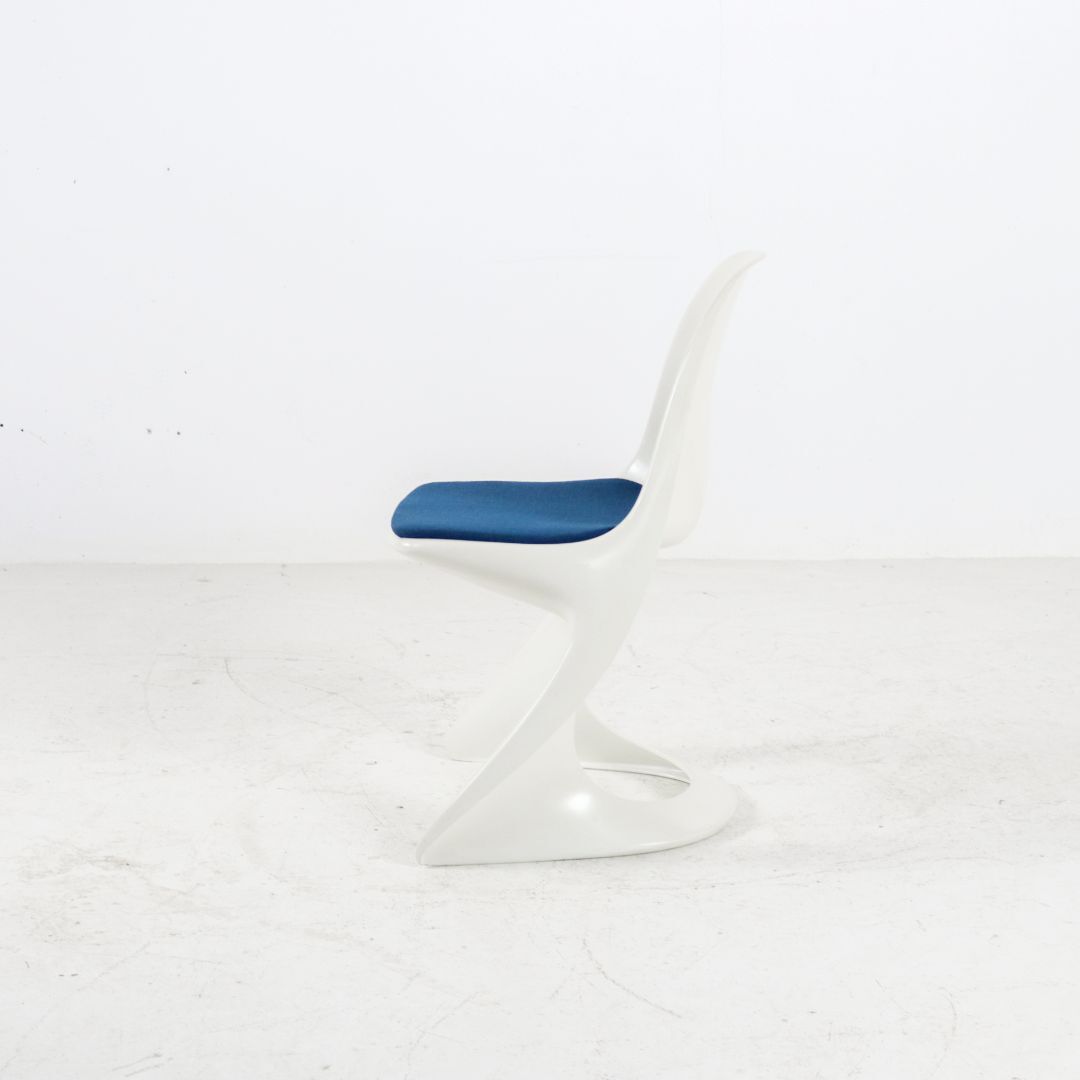 Set of 4 Space Age Casalino dining chairs by Alexander begge for Casala