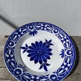 Round hollow ceramic dish with Saint Amand flower