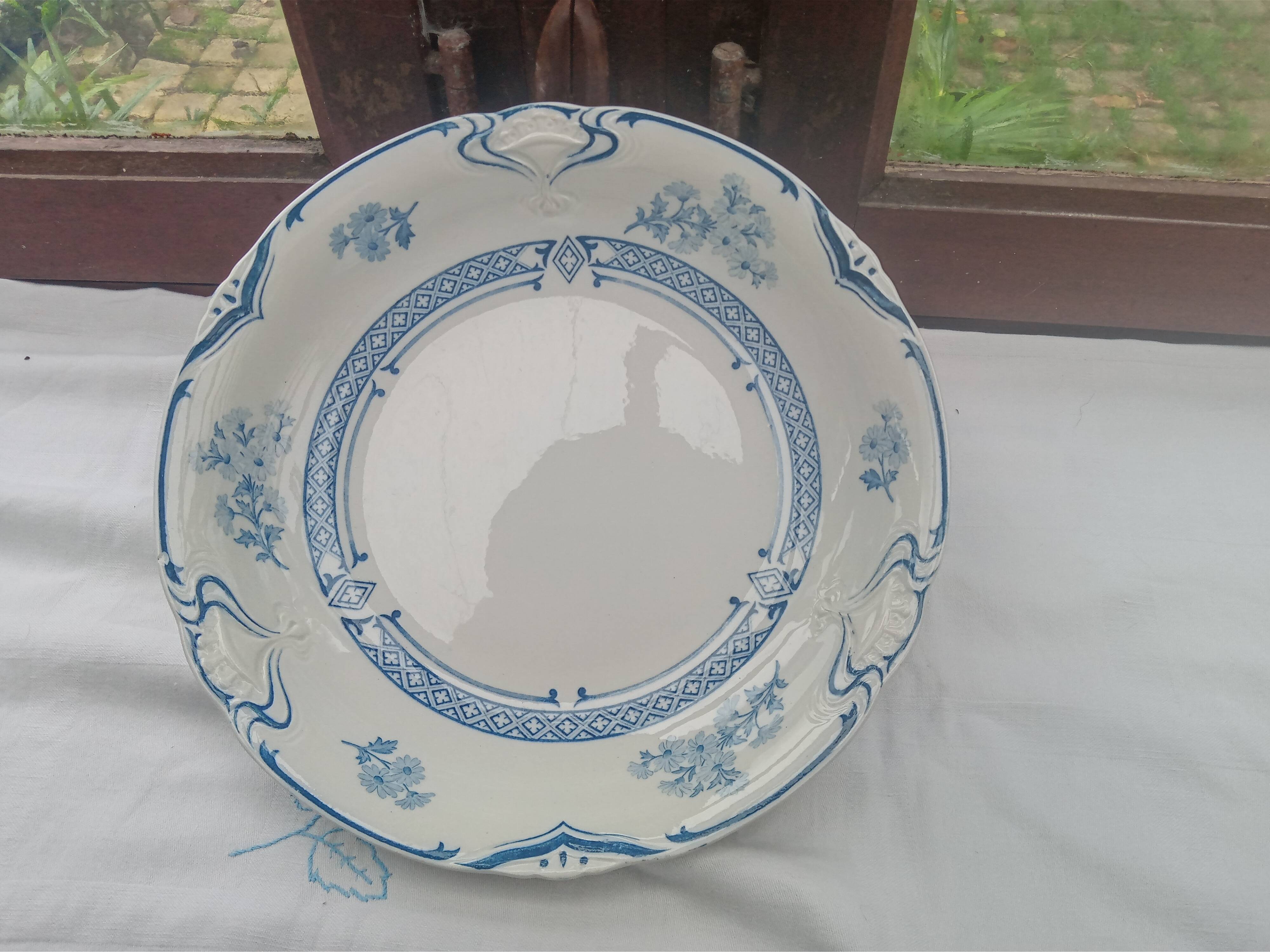 Manon Terre de Fer Dish