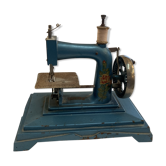 Iron doll sewing machine