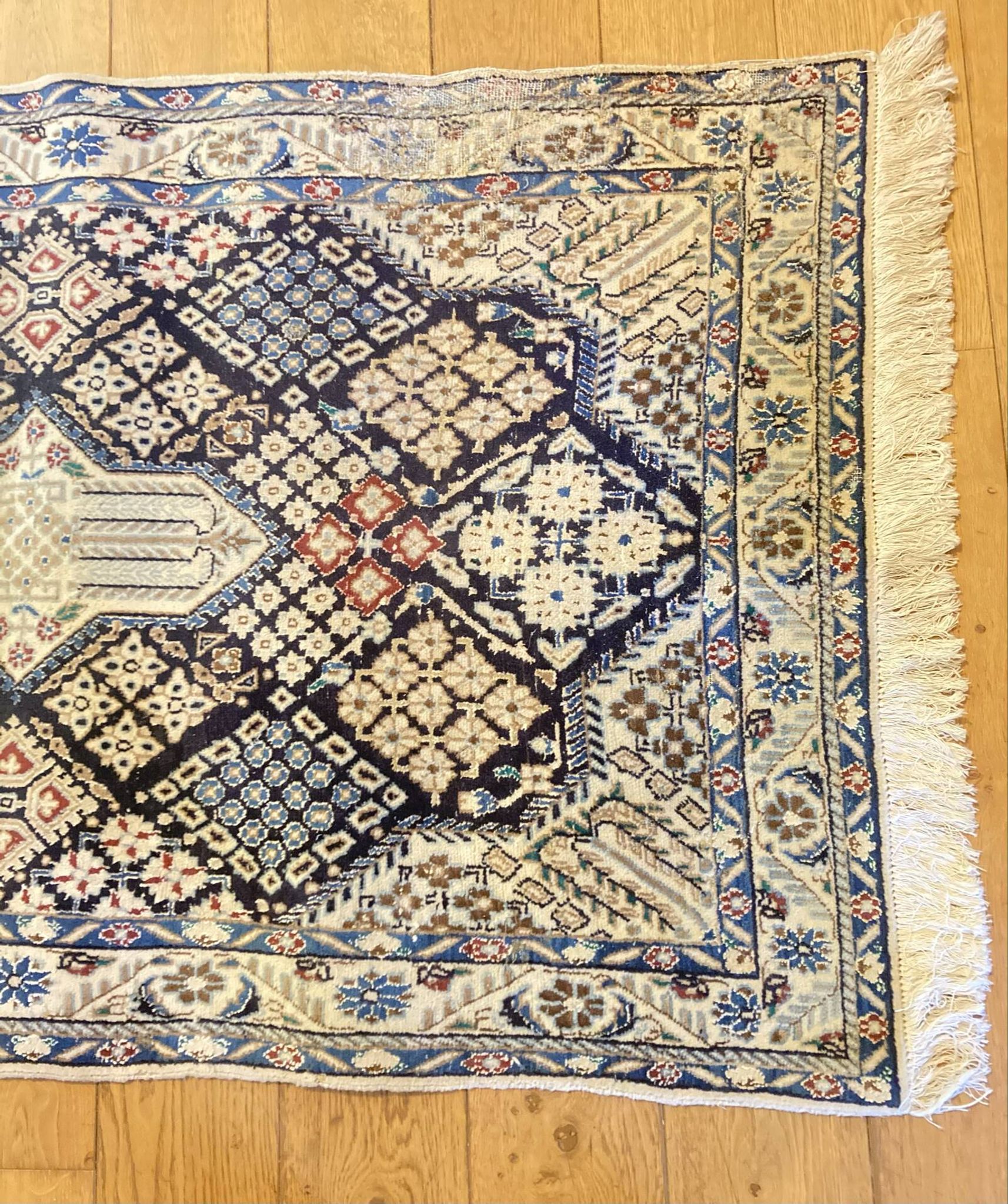 Carpet from the Irian region, 20th century, made of wool and silk.