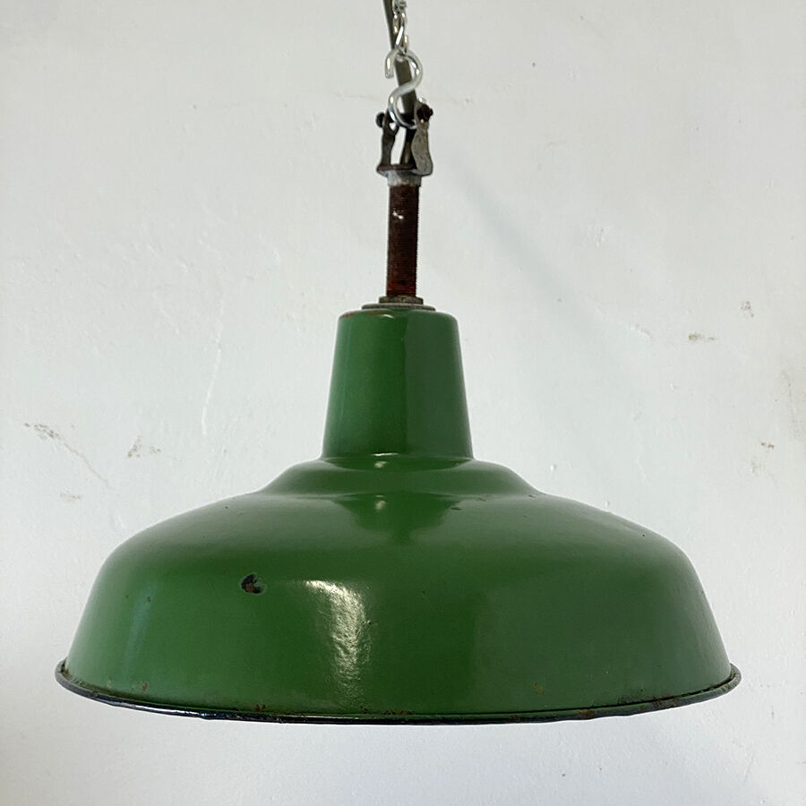 Vintage industrial suspension 50's in green enamelled sheet metal