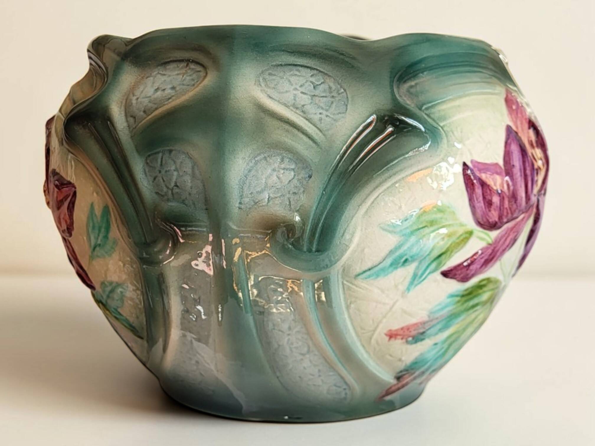 Longchamp earthenware cache pot / Art Nouveau