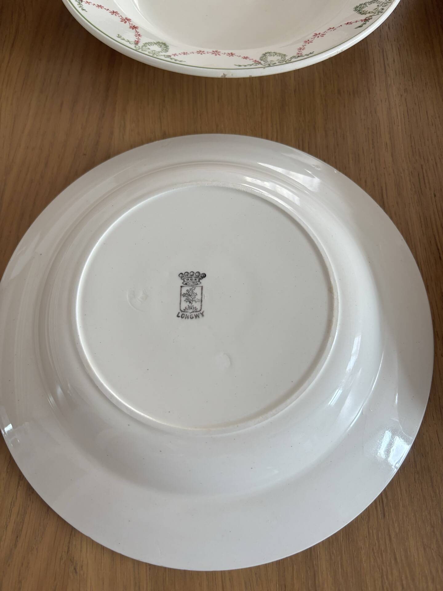 Longwy service – Louis XVI style – 19 deep plates + 1 serving dish