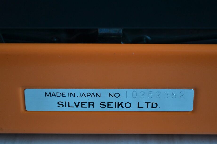 Machine à écrire Silverette orange vintage 60