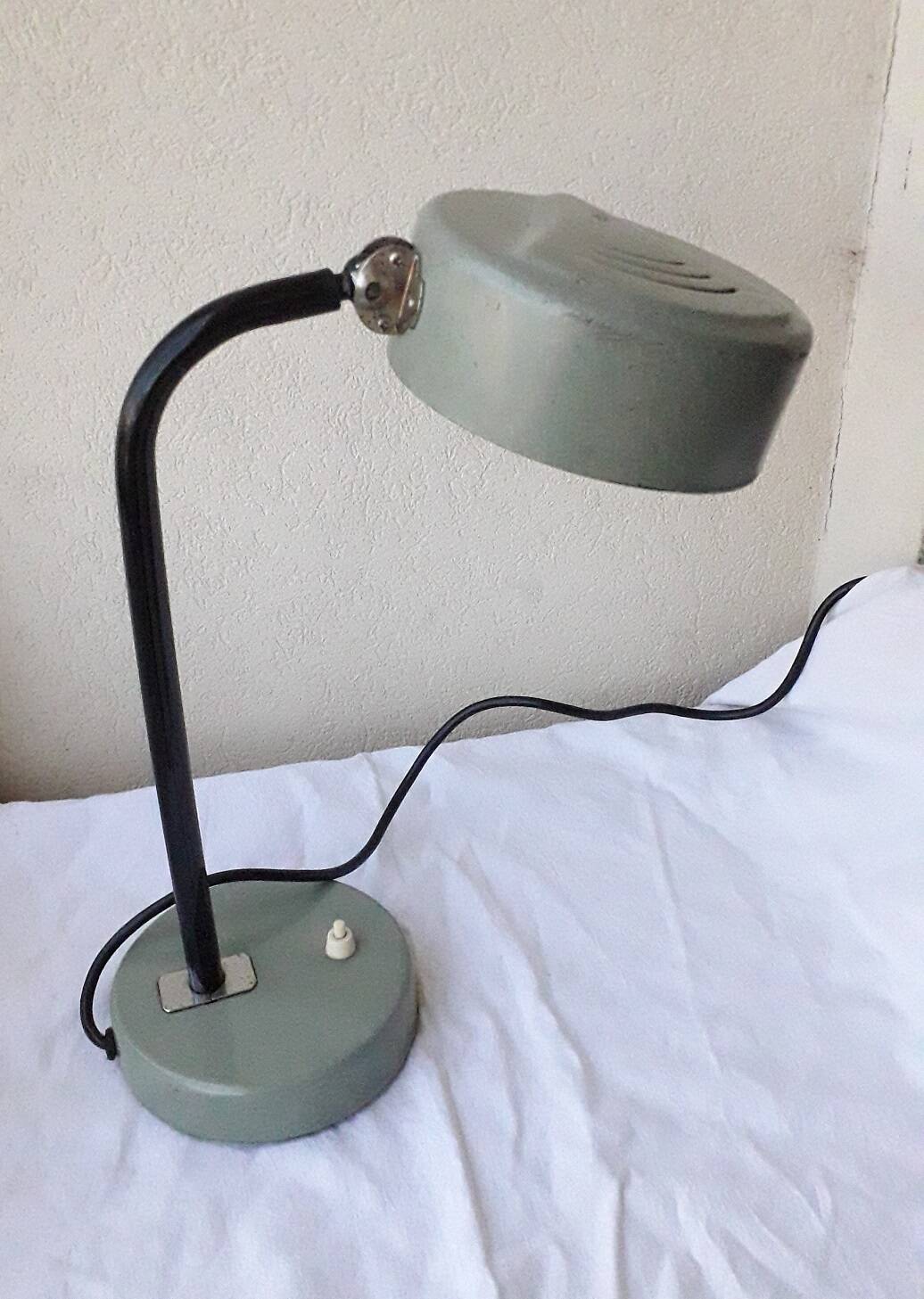 Desk lamp