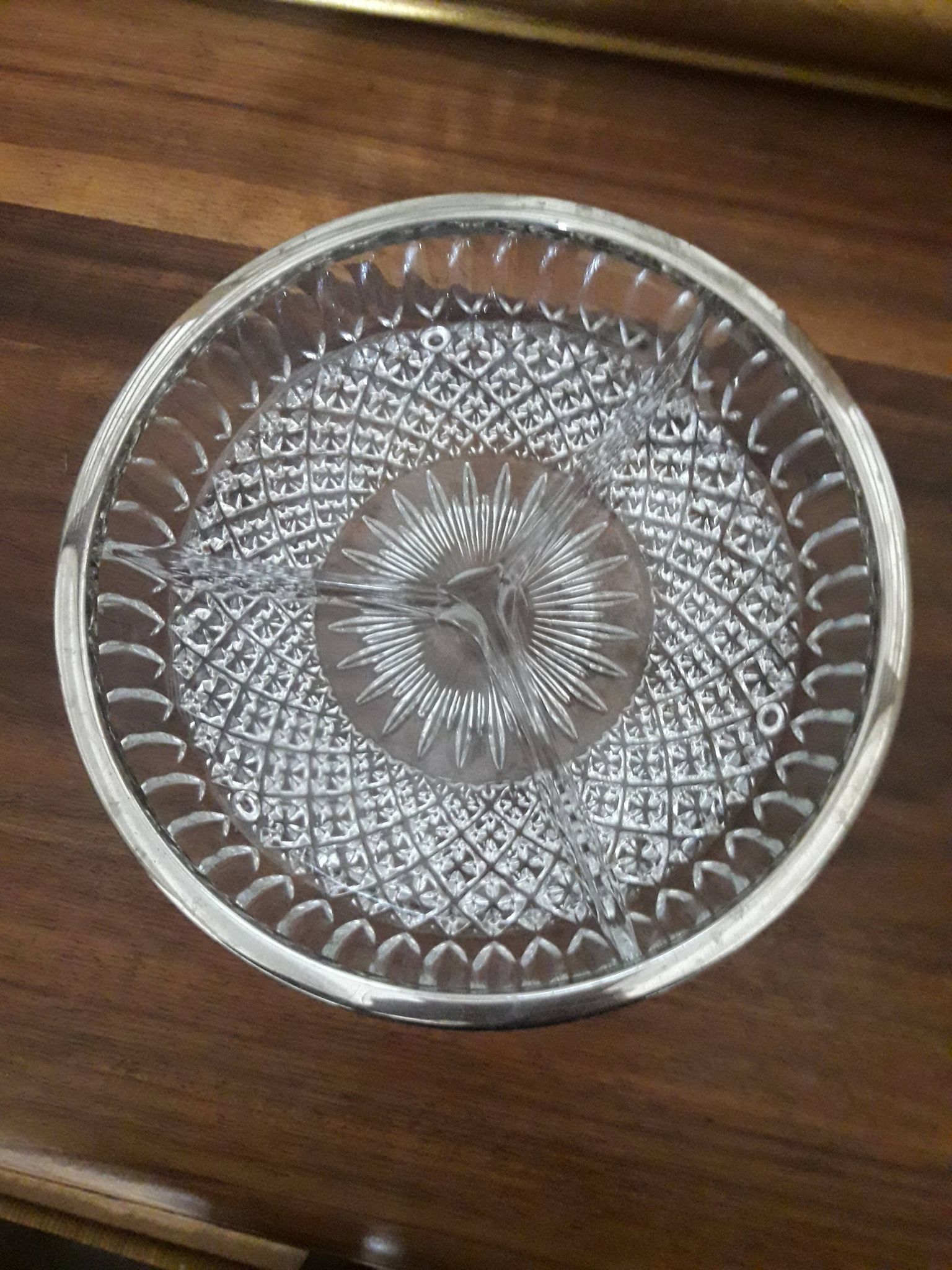 Plat rond à apéritif en verre