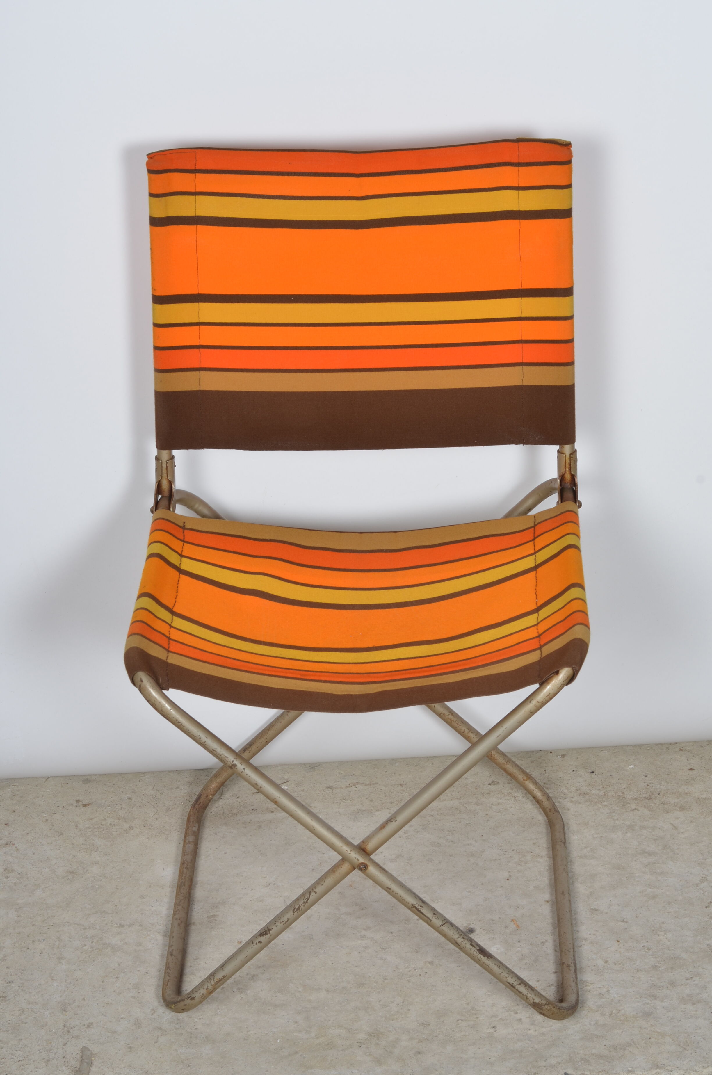 Folding camping chair