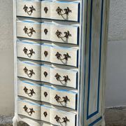Weekly chest (7 drawers) patinated Provençal style