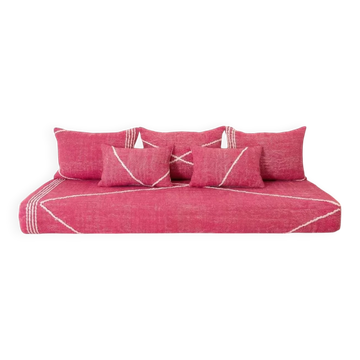 Moroccan cotton pink rug for the floor.