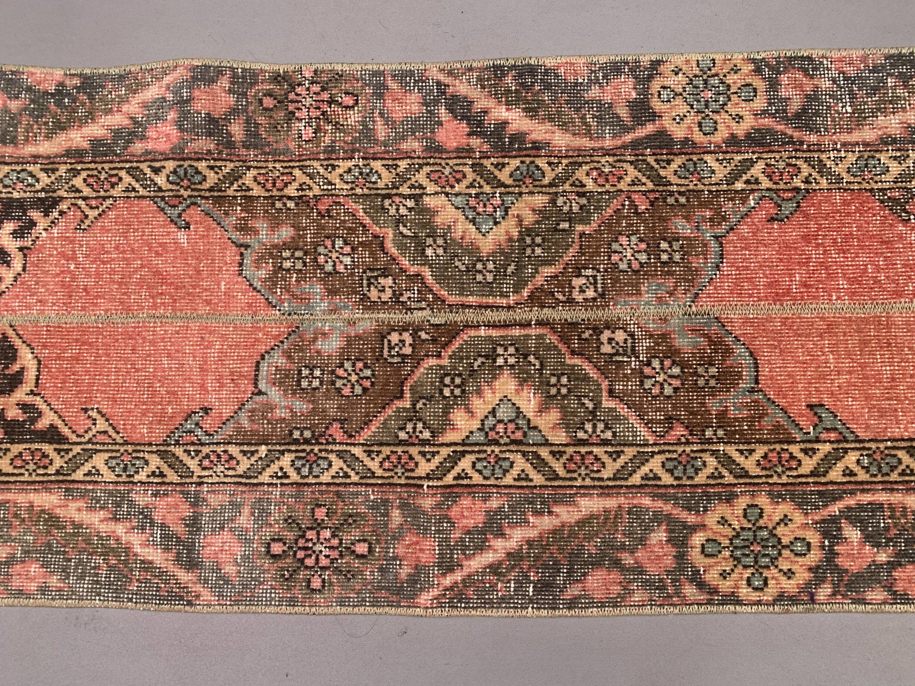 Tapis tribal vintage en laine, turc, étroit, en détresse, 353x54 cm