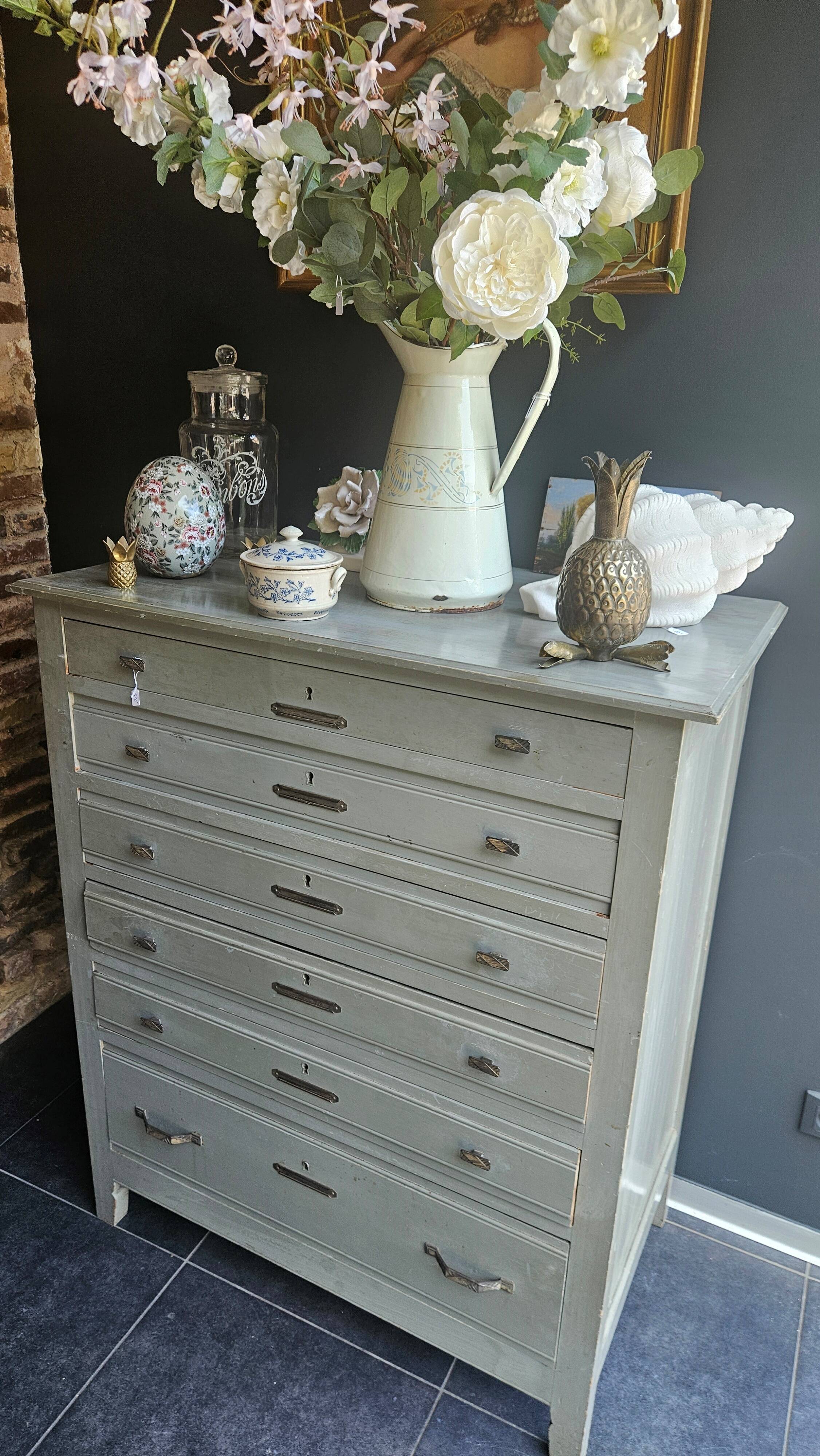Victorian Chest of Drawers