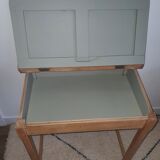 Child desk