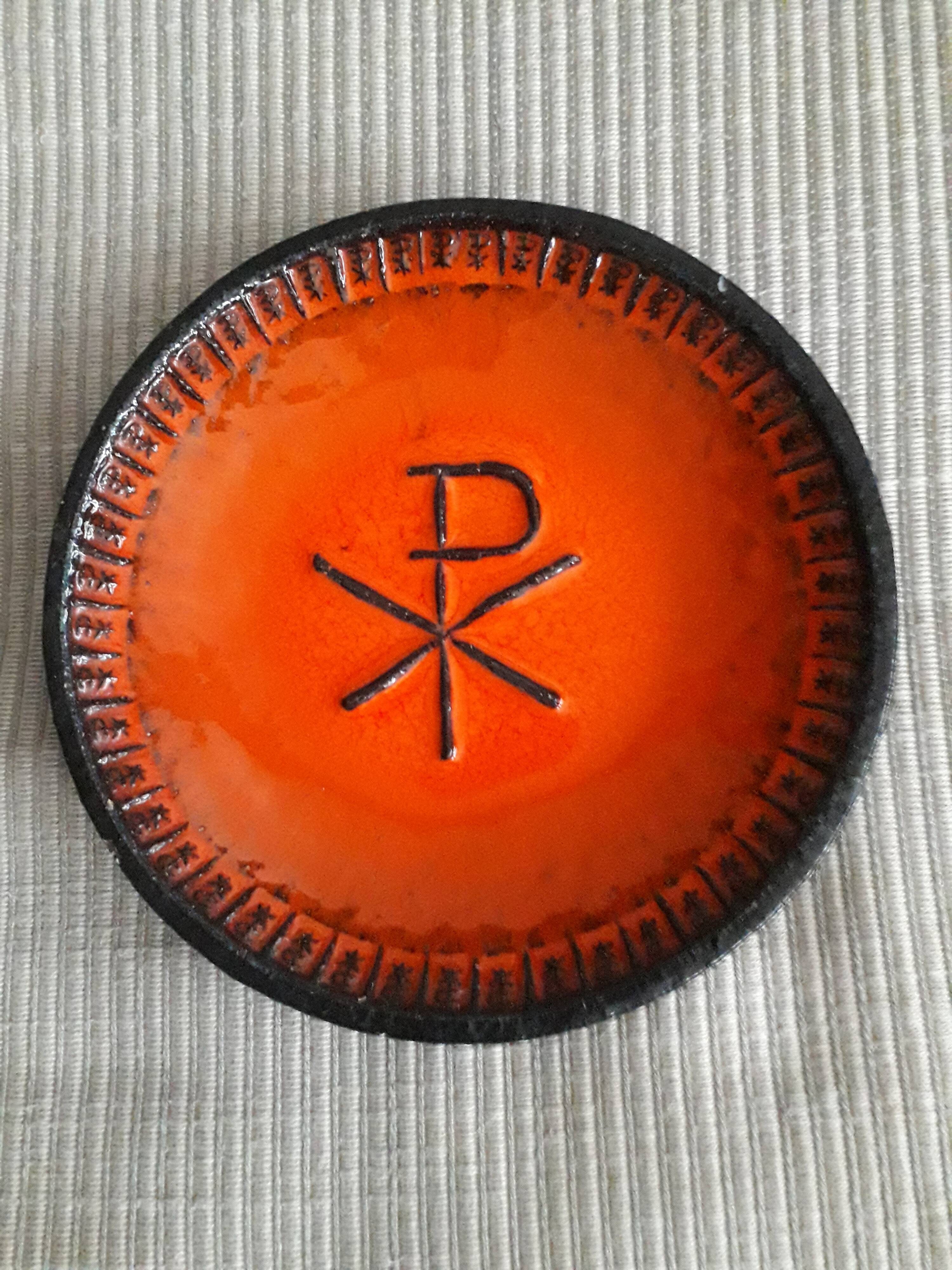 Decorative vintage plate signed