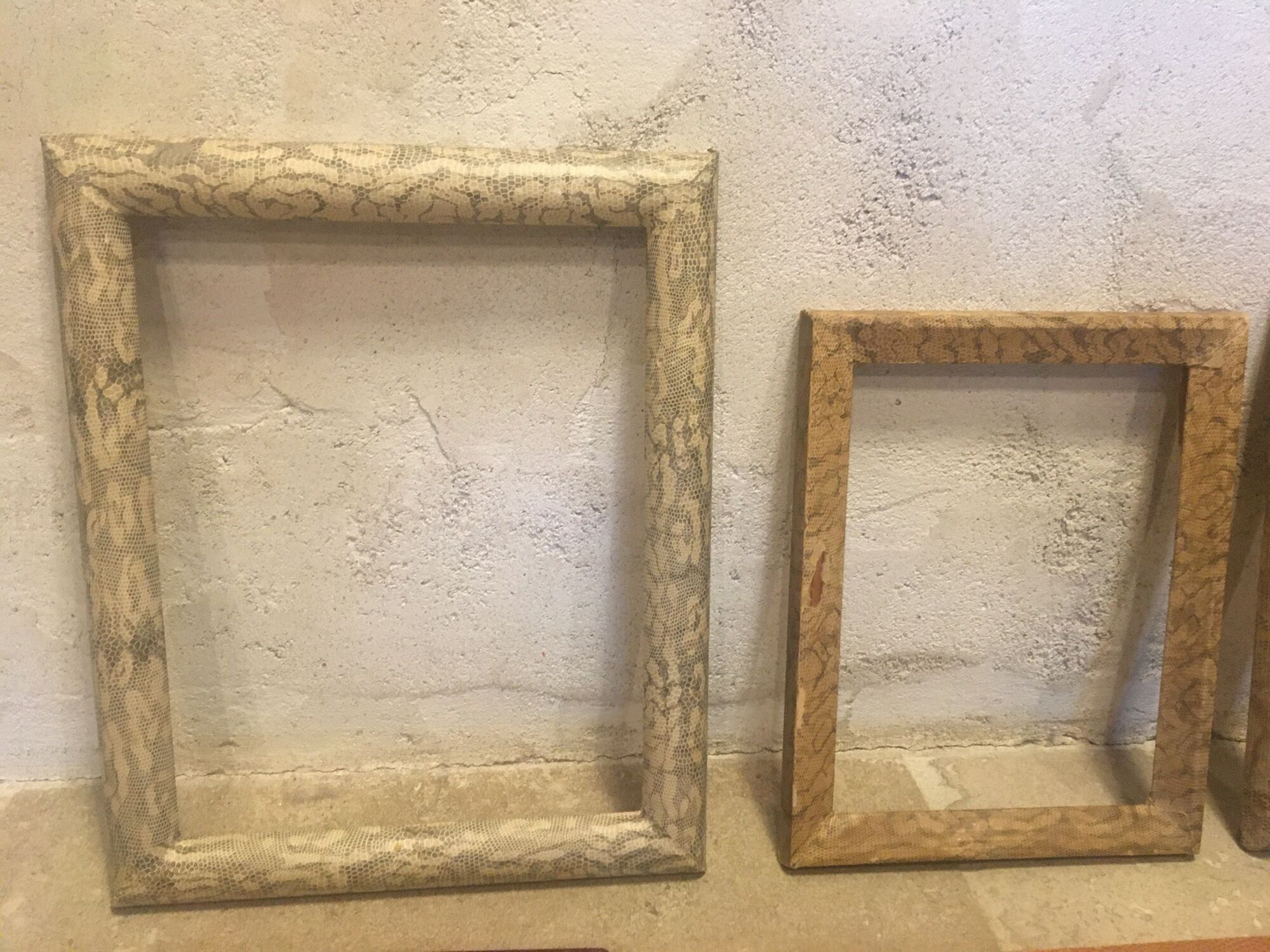 Lot of 6 vintage frames in faux croc or snake