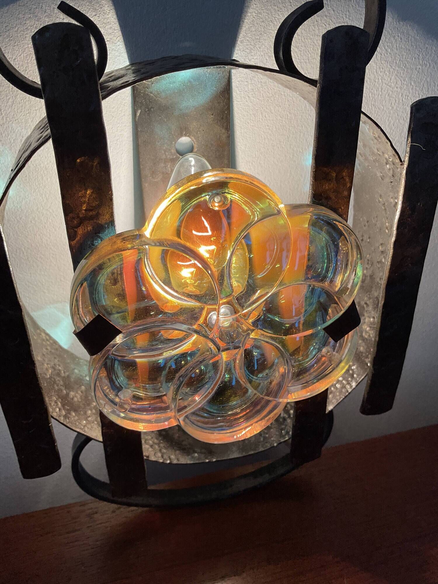 Vintage wall lamp in wrought iron and De Murano glass from the 50s and 60s