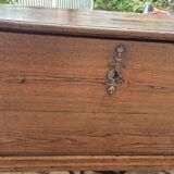 Late 19th century oak laundry chest