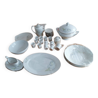 Service porcelaine Limoges 12 couvert complet