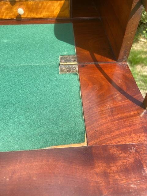 Scribanne chest of drawers