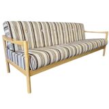 Vintage wooden daybed / canapé / day bed