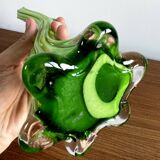 Vase cannelé en verre vert italien en forme de tige courbée, avec pied d'éléphant