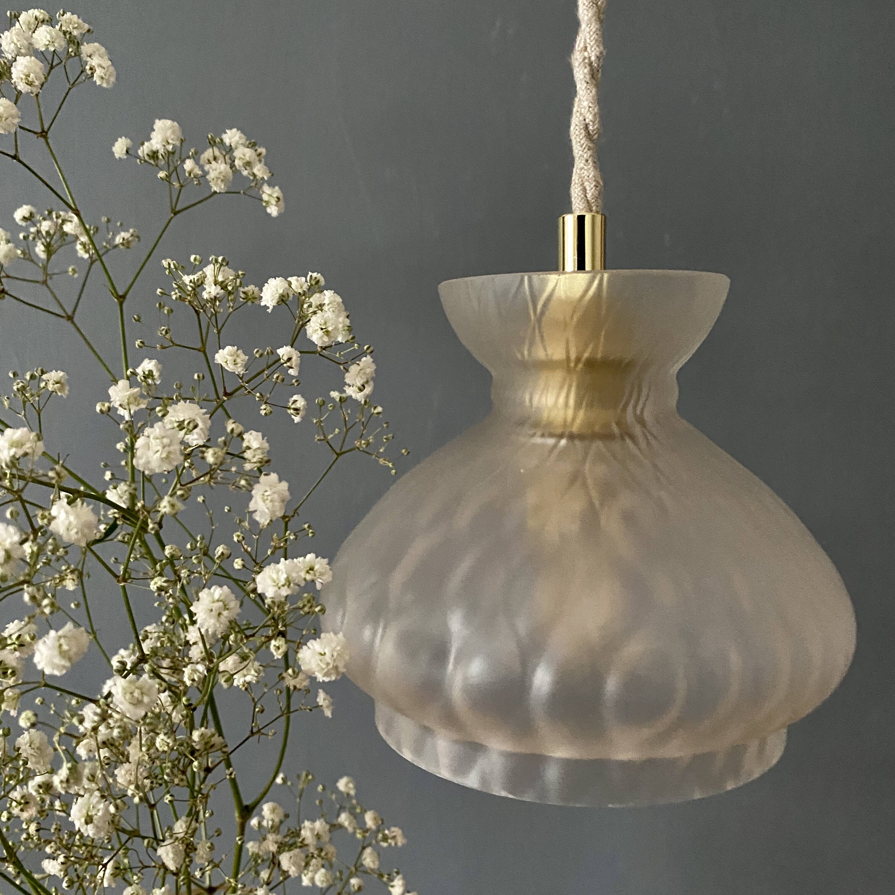 Suspension vintage en verre dépoli