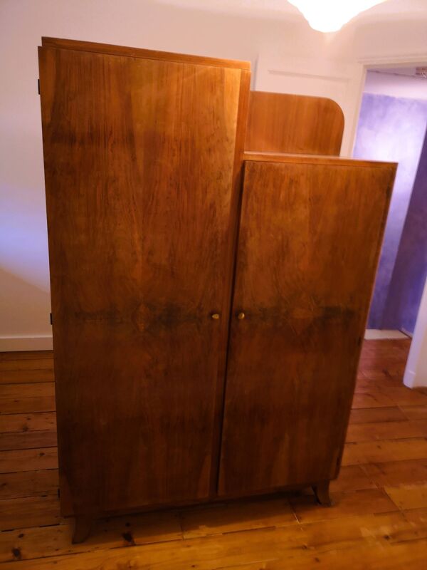 Armoire asymétrique style art déco