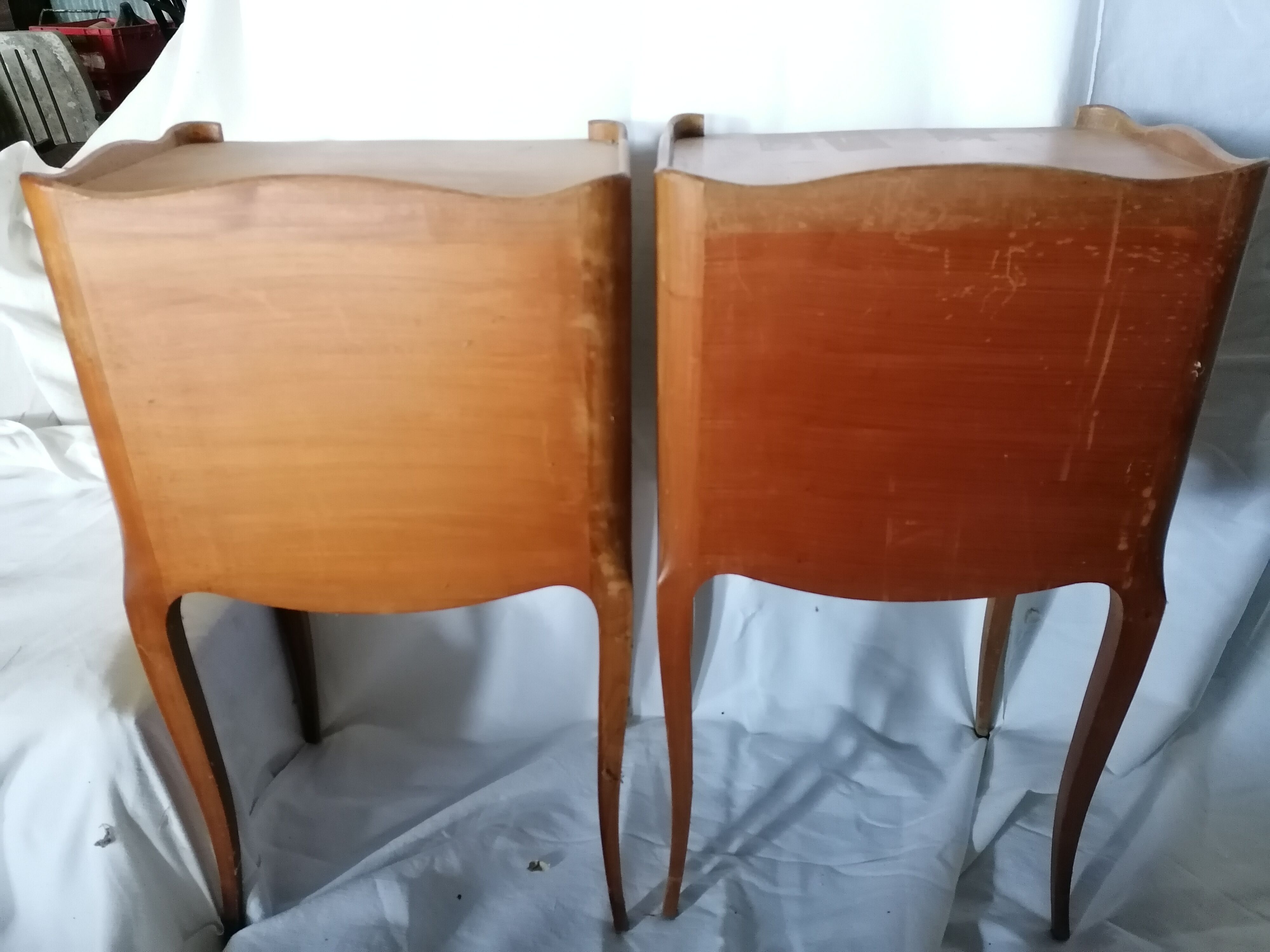 2 bedside tables