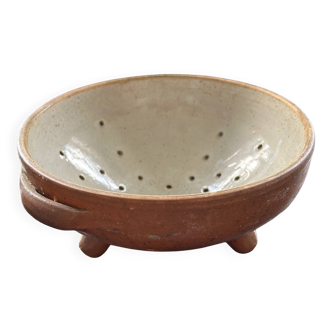 Stoneware draining salad bowl