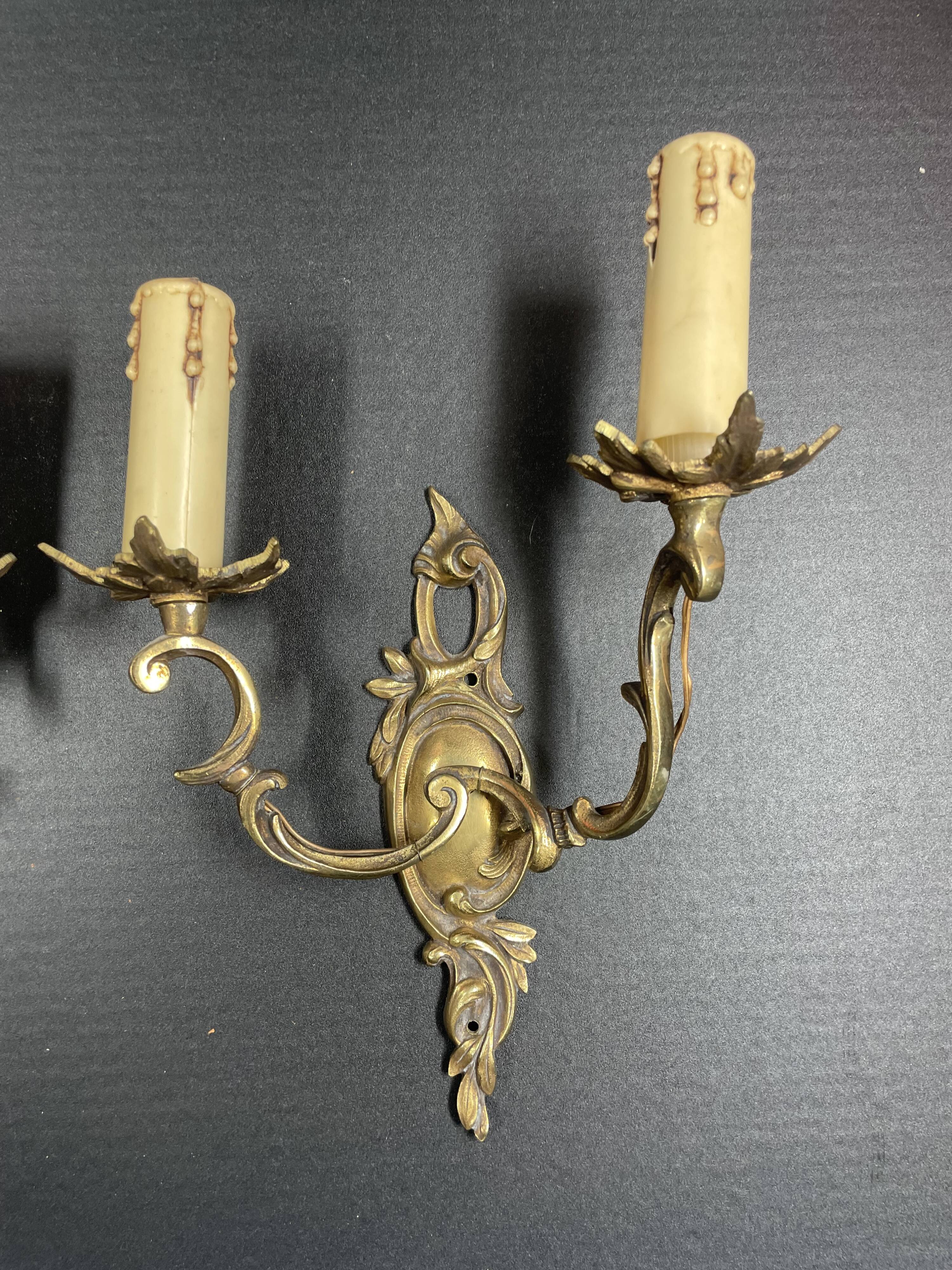 Paire d'applique en bronze de style Louis XV  hauteur 27 cm haut de douille