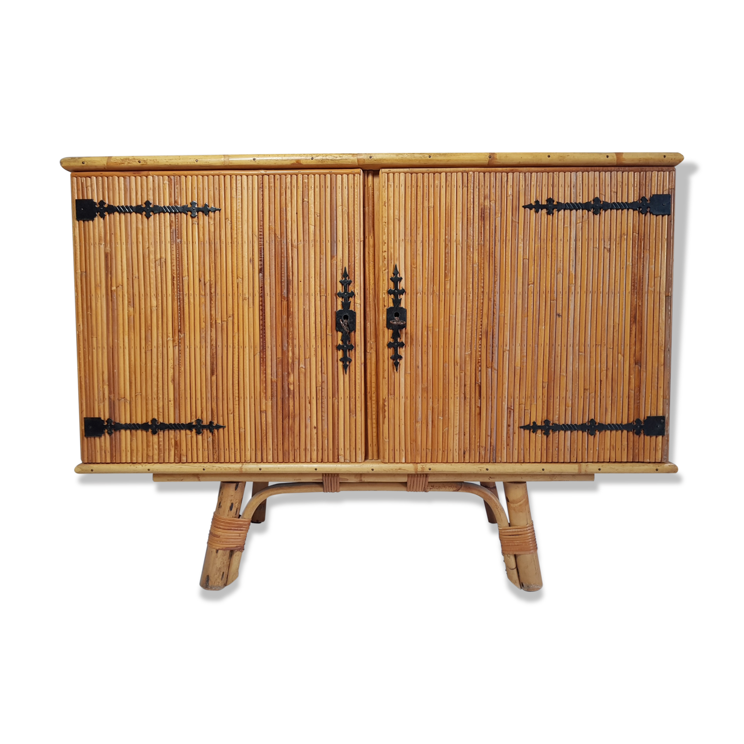 Buffet in rattan 50s