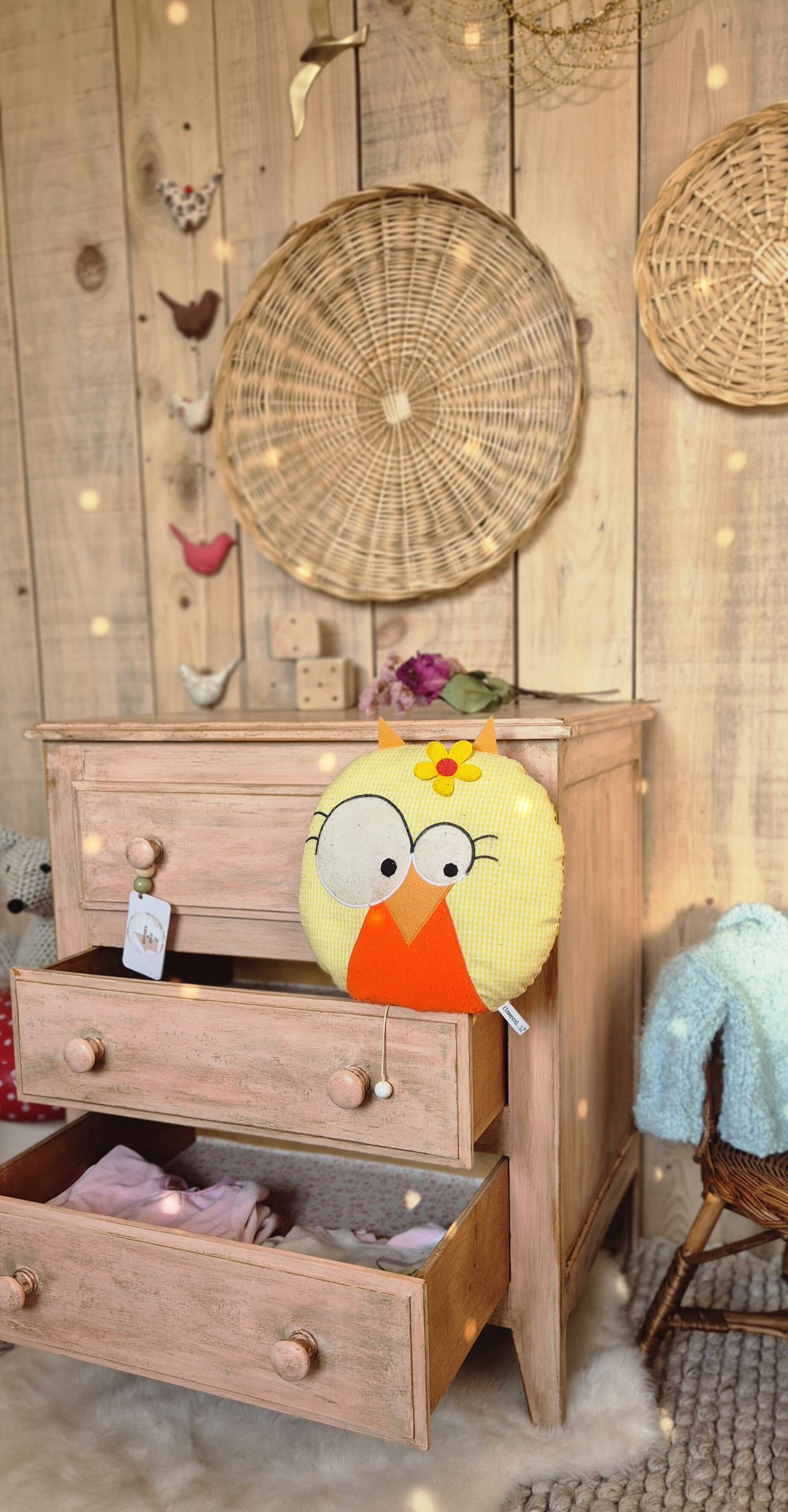 Small Parisian-style chest of drawers patinated in pink.