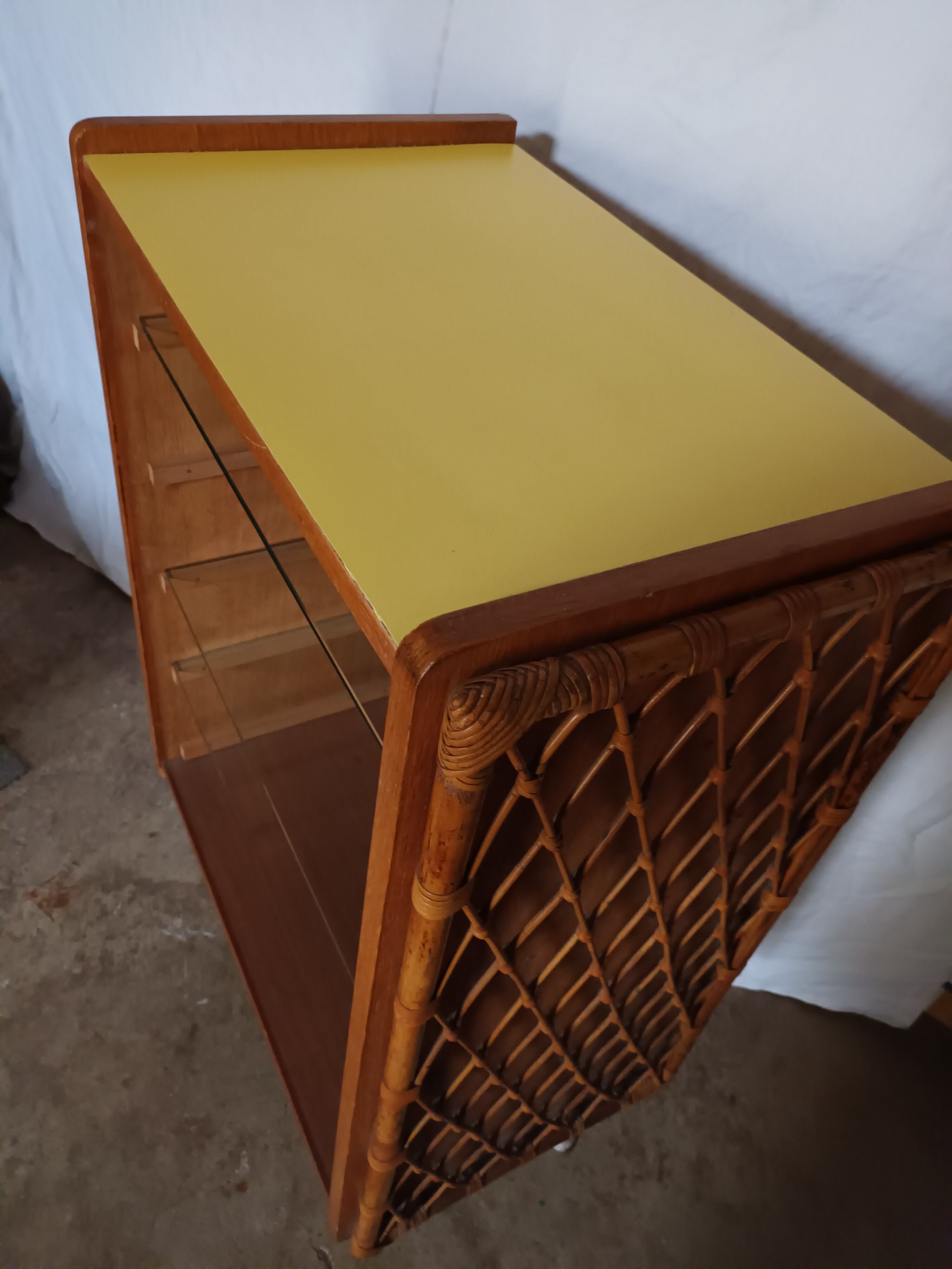 Bibus has 3 wooden and bamboo shelves from the 50s