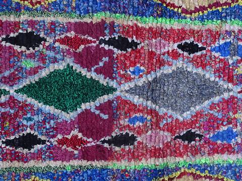 Authentic Moroccan Berber carpet kilim boucherouite 205X120 cm T46202