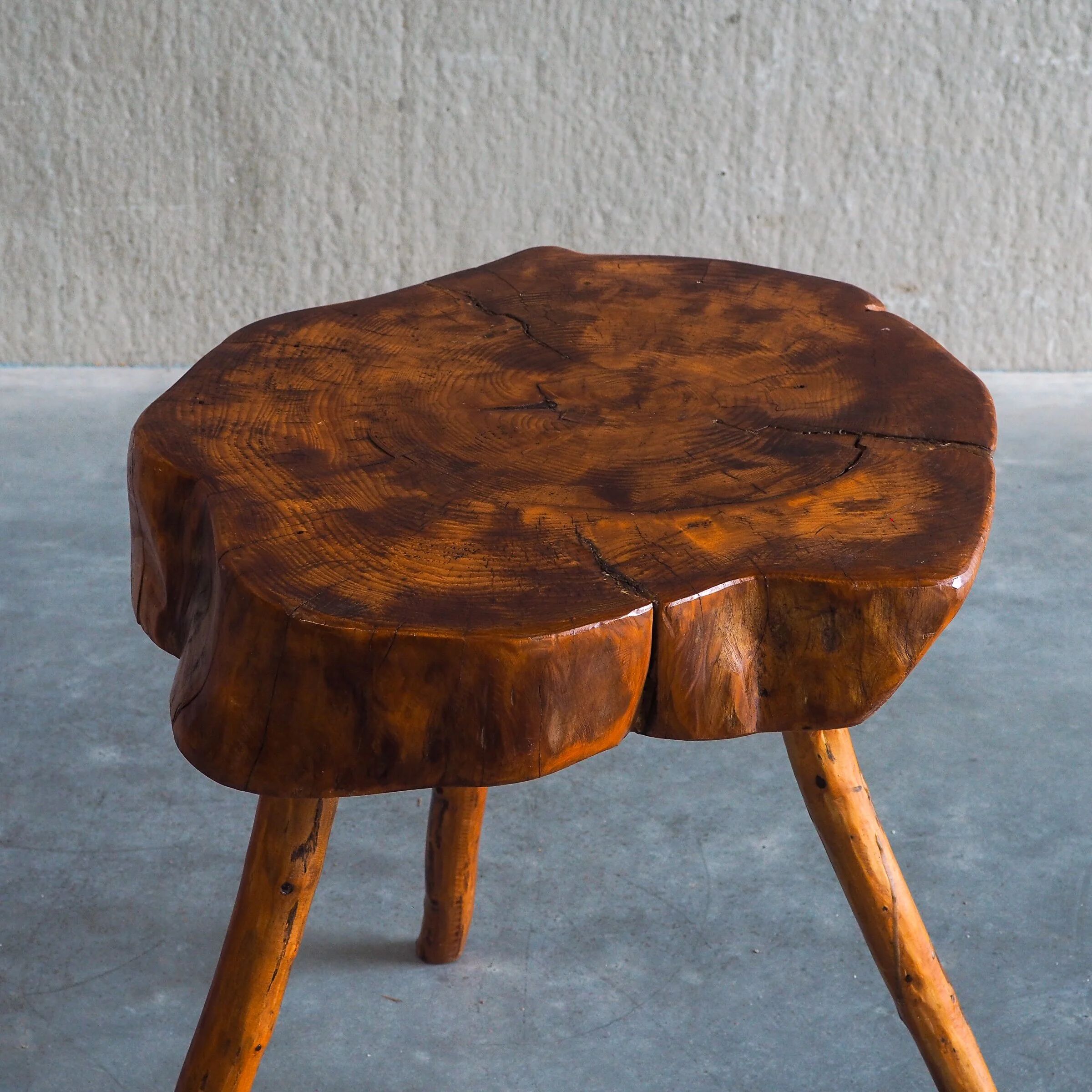 Table d'appoint en bois d'orme français vintage