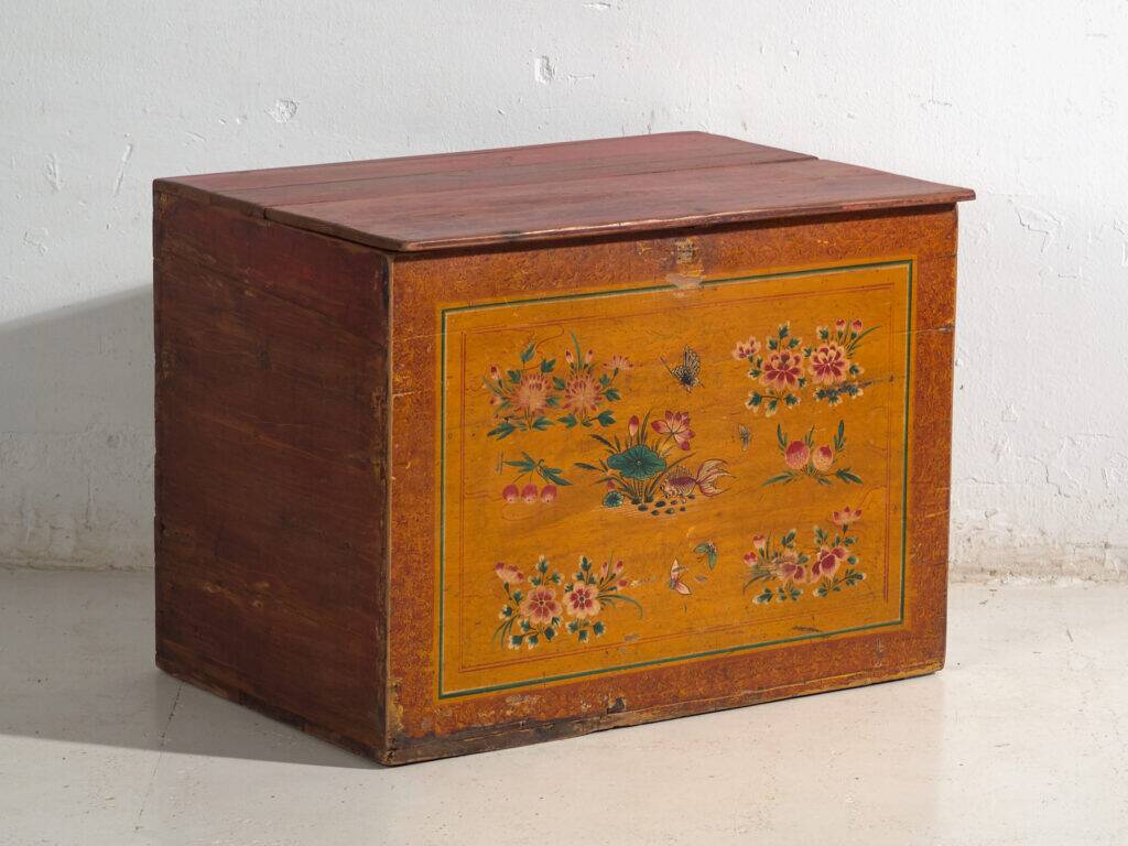 Chinese chest with original painting – China, circa 1900