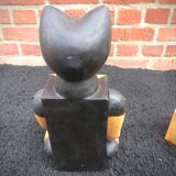 The cat puppet articulated wardrobe