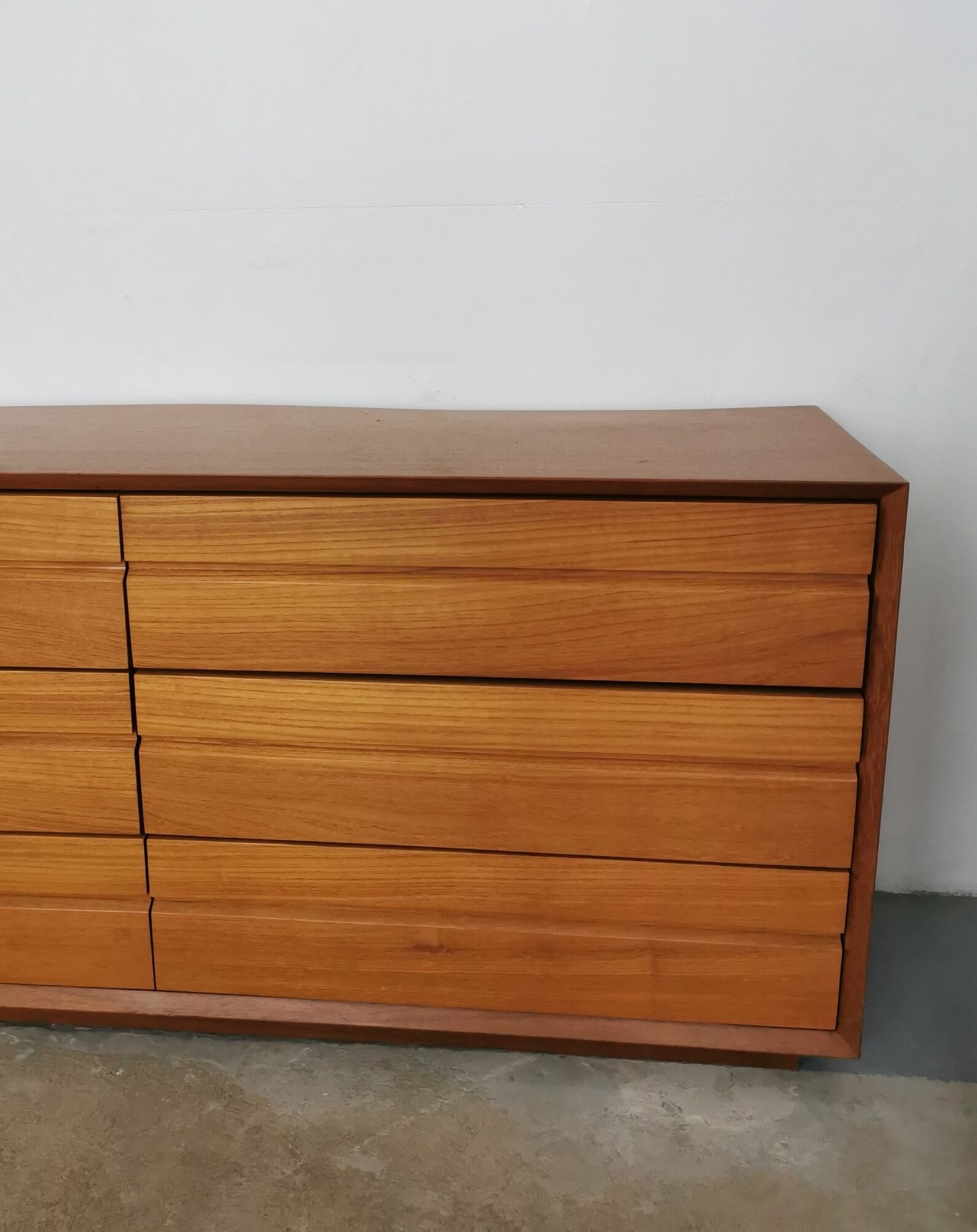 Italian drawer sideboard in solid wood 1960