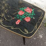 Vintage coffee table floral pattern