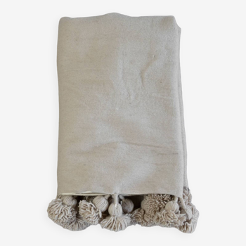 Moroccan wool blanket with pompoms - gray