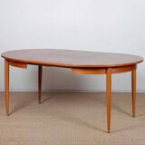 Round extendable dining table in wood, 1960