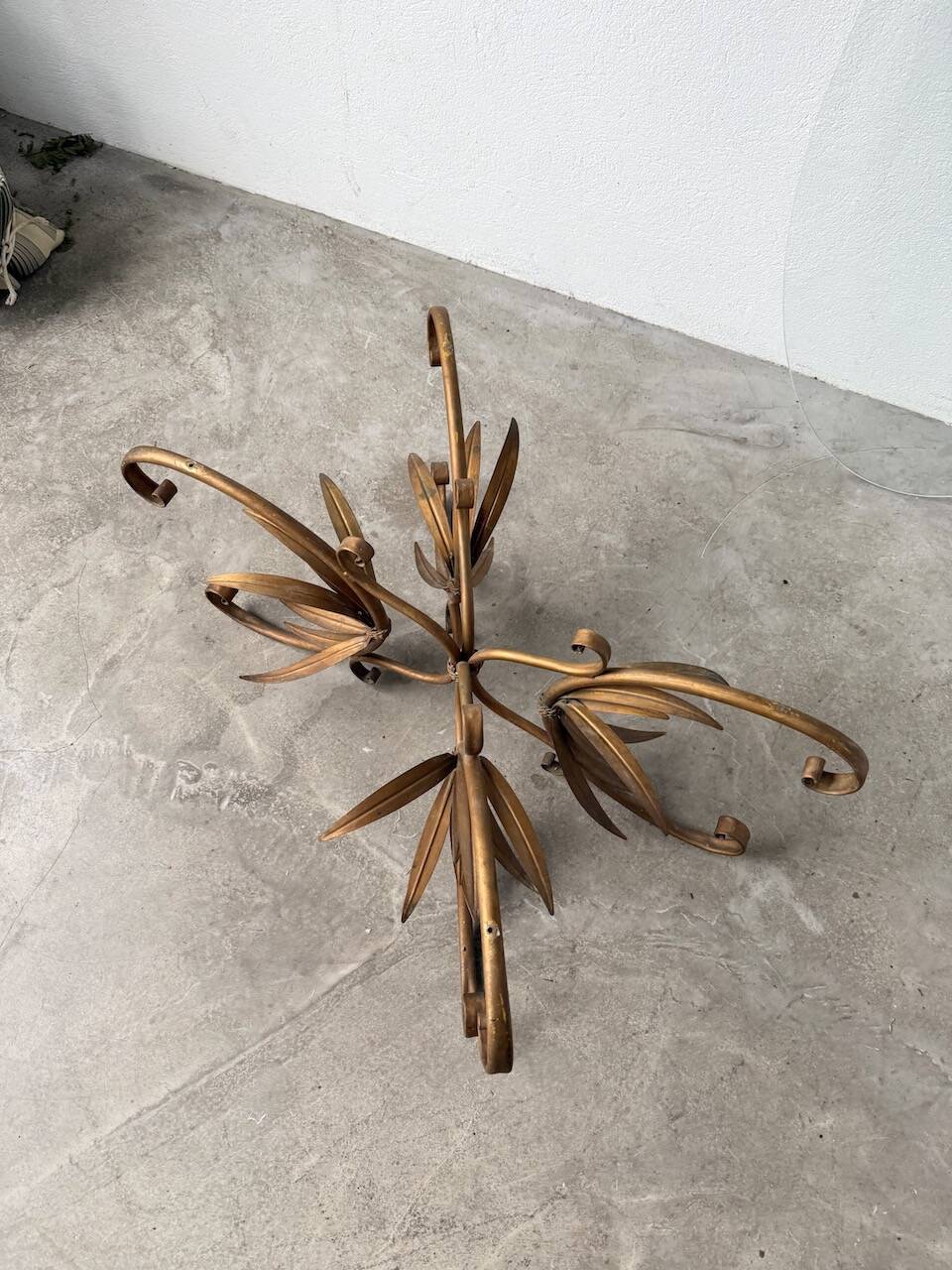 "ear" style coffee table