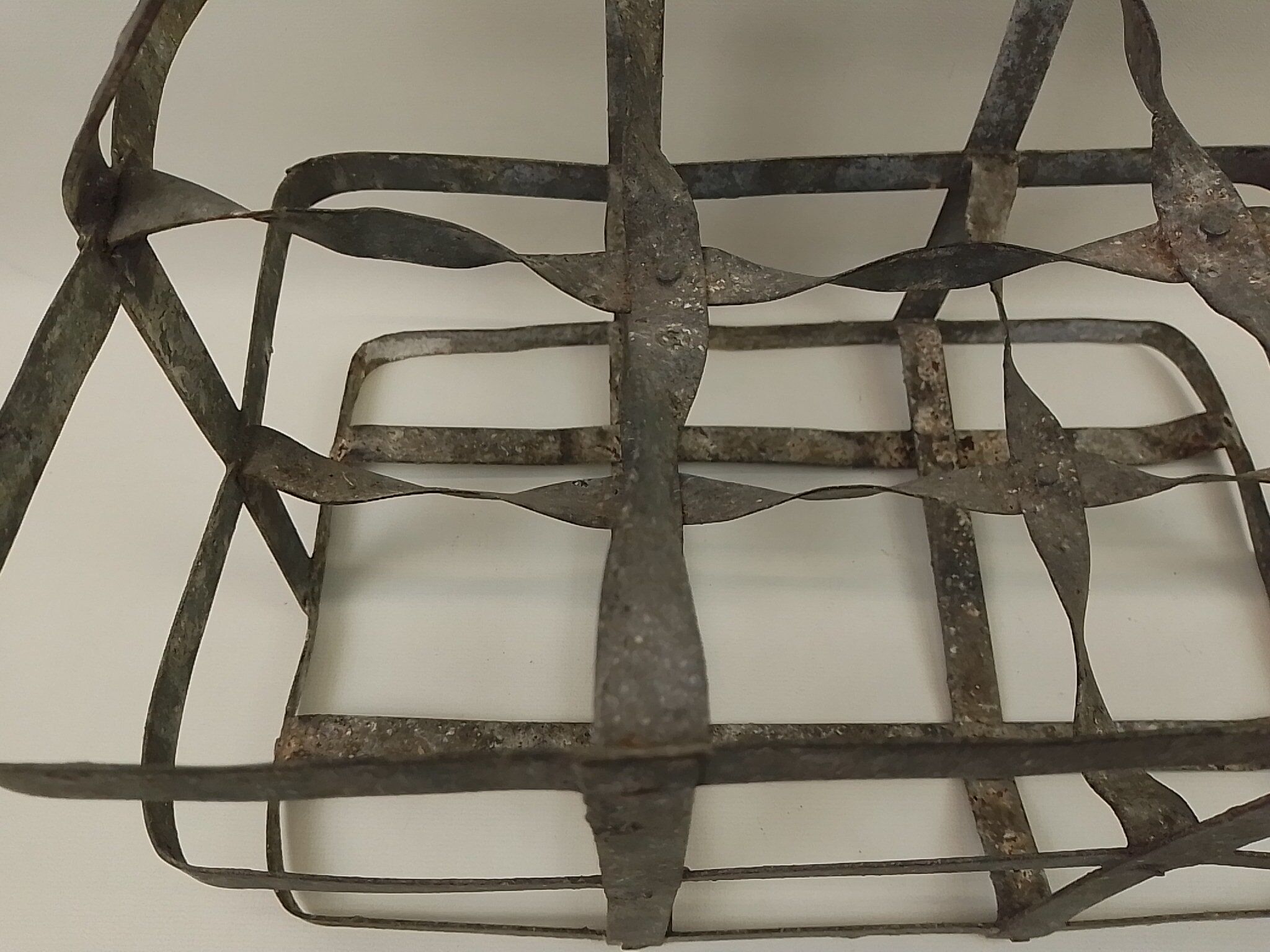 Metal bottle holder 6 old pitches