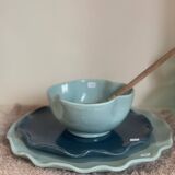 Bol céramique émaillée artisanal fleur trèfle pop bleu ciel