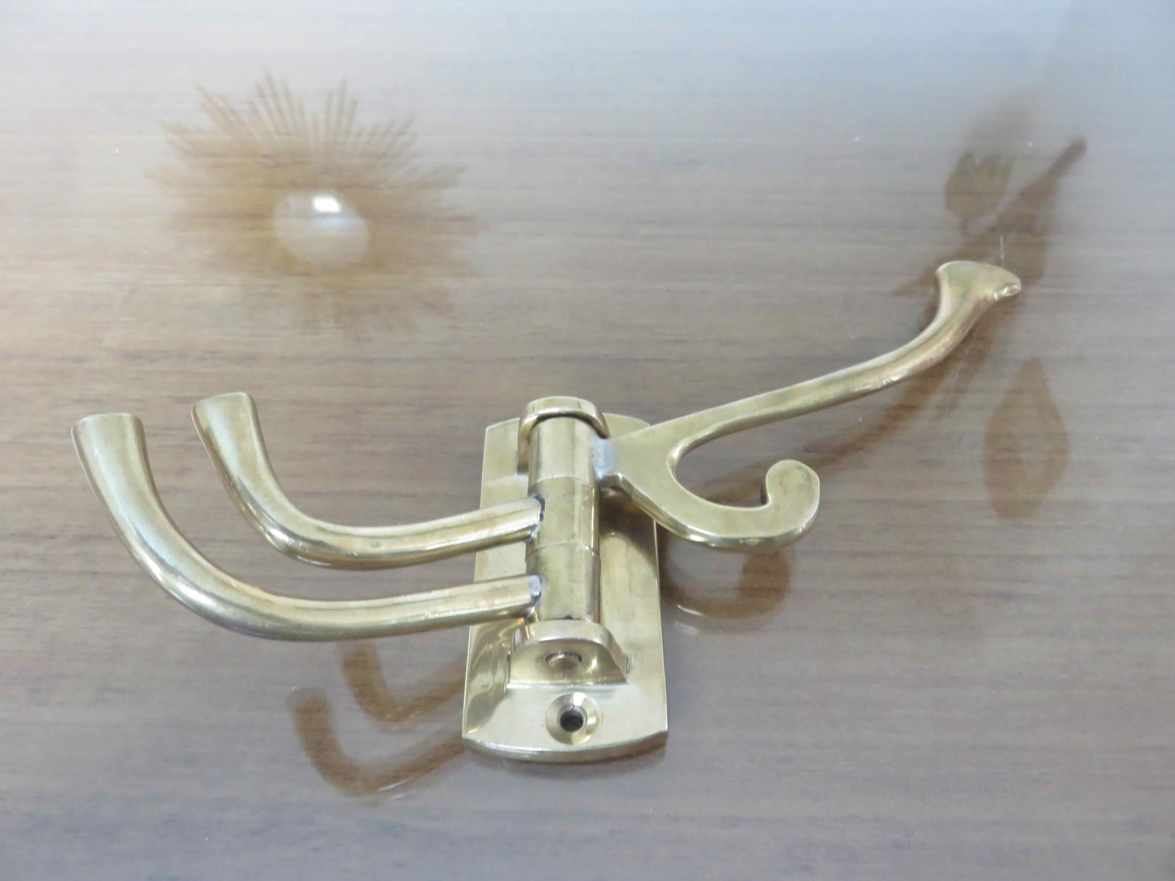 Wall coat rack 4 swivel brass hooks