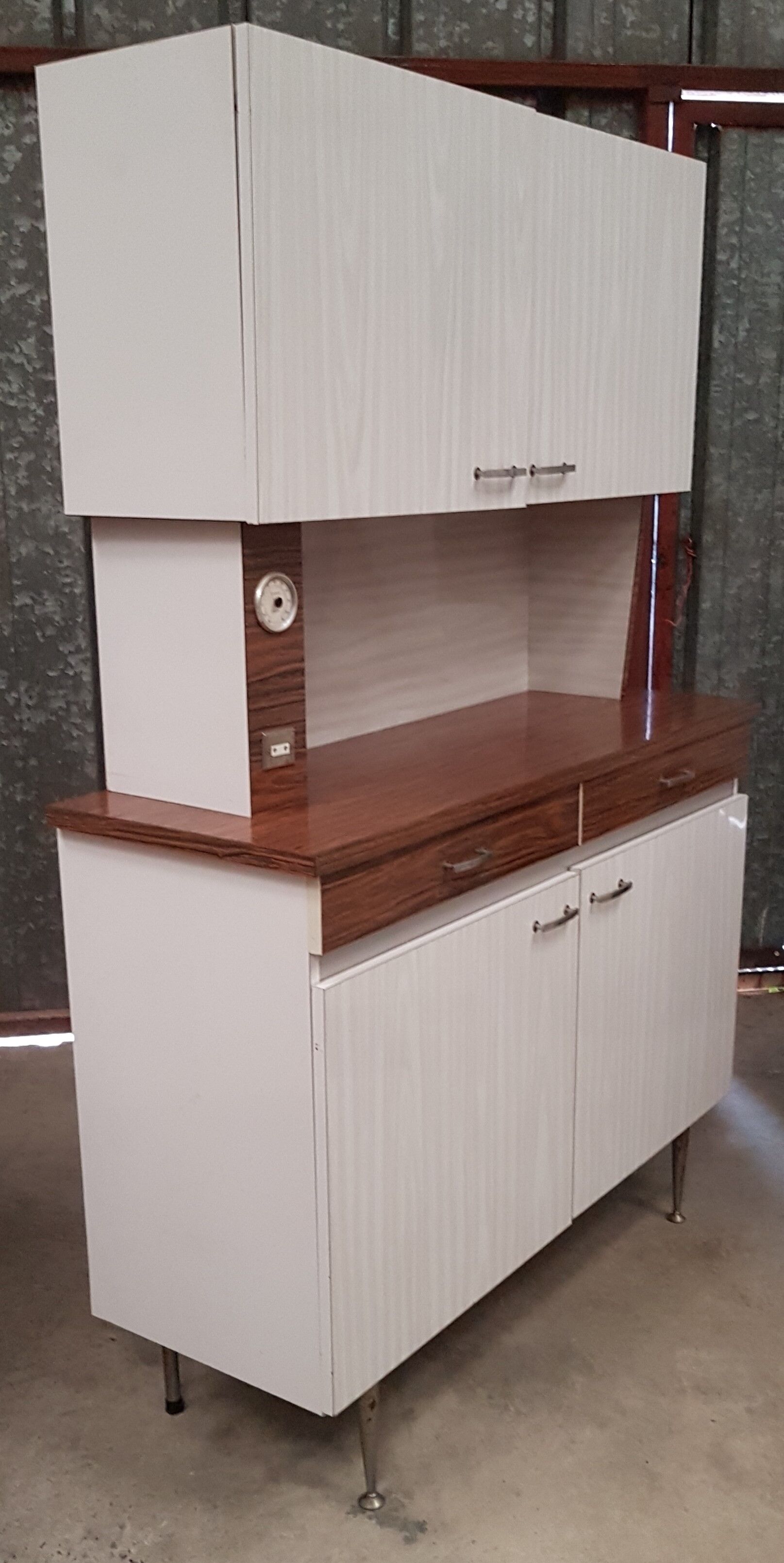 Kitchen furniture in formica